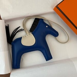 Hermes Rodeo M horse NWB